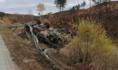 Самосвал смял леерное ограждение на трассе Благовещенского района