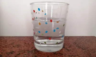 Полоскание горла поможет легче перенести коронавирус