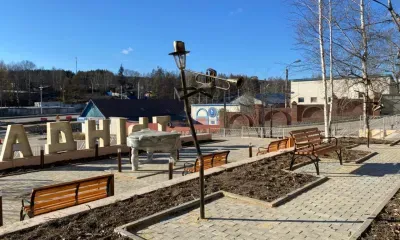 Фонари в виде музыкальных инструментов и фортепиано появились в сквере Тынды