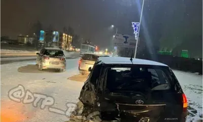 Пьяная девушка въехала в припаркованное авто в микрорайоне Благовещенска