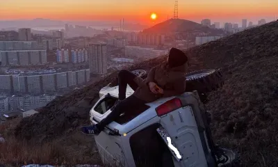 Эффектное фото сделал житель Владивостока, перевернувшись на своем автомобиле