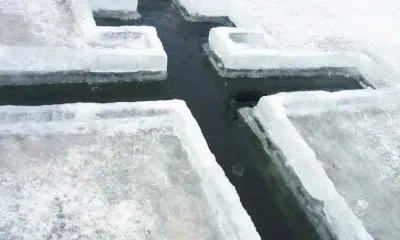 Окунуться в прорубь на крещение разрешили привитым от коронавируса