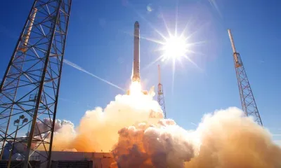 Ракета Илона Маска врежется в Луну со скоростью 2,5 километра в секунду