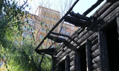 Дом сгорел у жителей Свободного, находящихся в ковидном госпитале