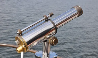 Телескоп и язычковый барабан передал детям от Деда Мороза Василий Орлов