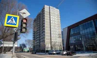 Высотный дом для переселенцев из аварийного жилья строят в Благовещенске