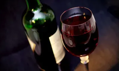 Алкоголь подешевеет в России из-за укрепления рубля