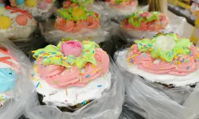 Пасхальный кулич и другие угощения на праздничном столе 24 апреля