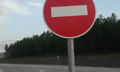 Дублирующие дорожные знаки уберут с улиц Благовещенска