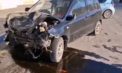 Водитель иномарки на скорости врезался в стену магазина в Свободном