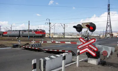 Одно столкновение автомобиля с поездом произошло в Амурской области на ж/д переезде в январе-мае