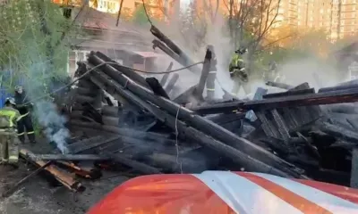 Огонь уничтожил ранее горевший двухэтажный дом в Благовещенске