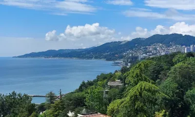 Надувной матрас с детьми унесло в открытое море в Крыму за две секунды