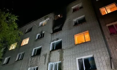 Помощь медиков потребовалась людям, эвакуированным из задымленного дома в Райчихинске