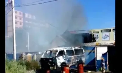 Корейский микроавтобус загорелся в Благовещенске 