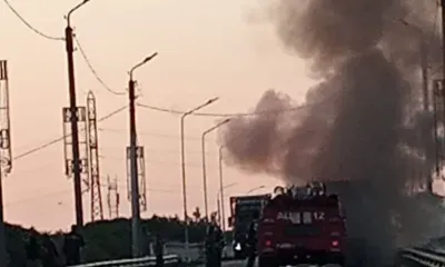 Движение на мосту через Зею остановили из-за горящего грузовика