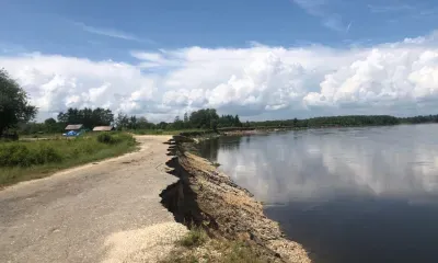 Берег под напором реки годами разрушается в Мазановском районе