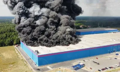 Склад Ozon полыхает в Подмосковье