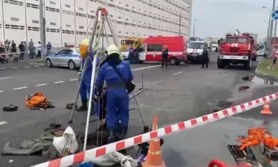 Рабочих смыло в канализационный коллектор во время грозы в Москве