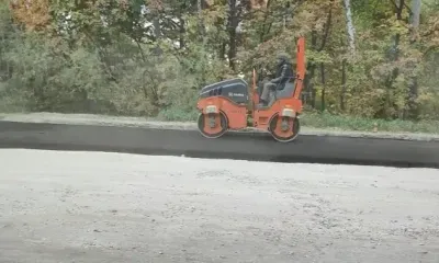 Главную дорогу в Чигирях асфальтируют без перекрытия проезда