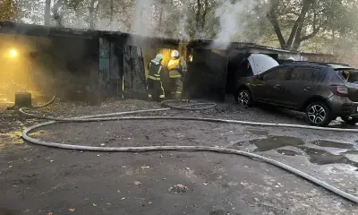 Боксы загорелись в гаражном массиве Благовещенска