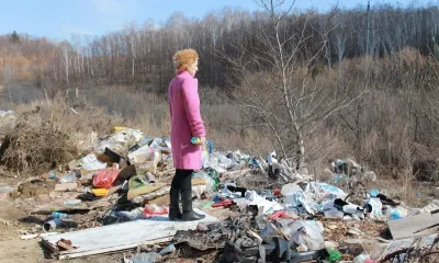 Золото вместе с мусором выбрасывают россияне на свалки