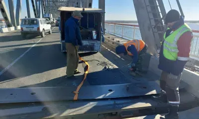 Мост через Зею в Благовещенске повредил тяжеловесный транспорт