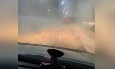 Пар образовался от залитой водой дороги в Благовещенске