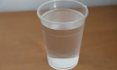 Способы борьбы с похмельем после Нового года назвали россиянам