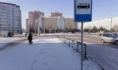 Автобус загорелся в час пик на остановке в Хабаровске