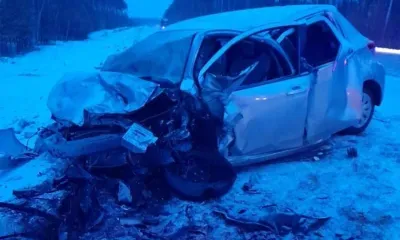 В жестком ДТП на трассе Амурской области погиб пассажир и пострадали водители