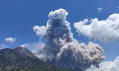 Вулкан Судного дня начал извержение на острове Ява в Индонезии