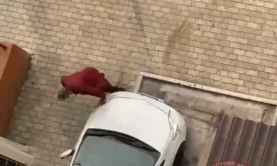 В Благовещенске автомобиль врезался в фасад многоэтажного дома