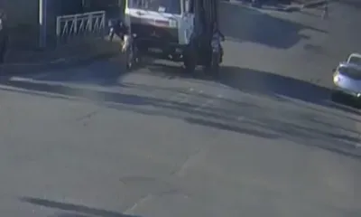 Пьяный водитель грузовика столкнулся с мотоциклами в Белогорске