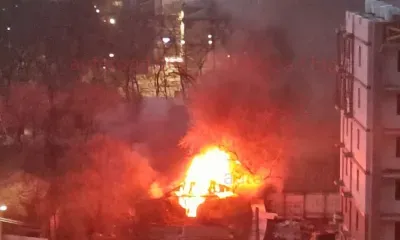 Деревянный дом в Благовещенске тушили 18 человек
