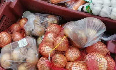 Цена 1 кг лука впервые превысила 70 рублей в российских магазинах