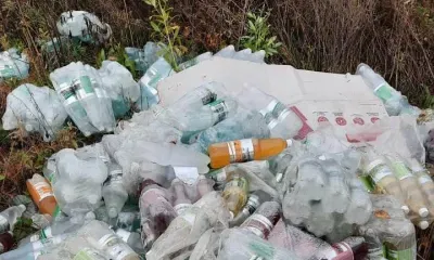 Свалку из сотен бутылок с просроченным алкоголем устроили в Свободном