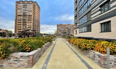 Асфальт за свой счет уложил предприниматель в Благовещенске