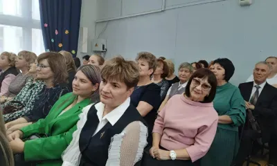 Учителя и воспитатели Тынды получили награды министерств и мэрии 