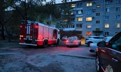 В Благовещенске из задымленного подъезда спасли 13 человек