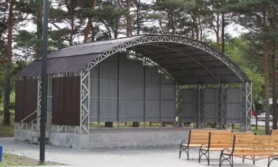 Новая уличная сцена и лавочки порадуют жителей поселка в Зейском округе