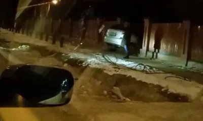 Автомобиль врезался в забор монастыря в Тынде