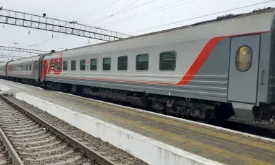 Губернатор Приморья Кожемяко ездит на электричке после жалоб на нехватку вагонов