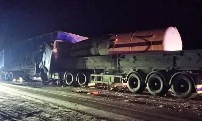 Большегрузы столкнулись на трассе в Амурской области, пострадал один водитель