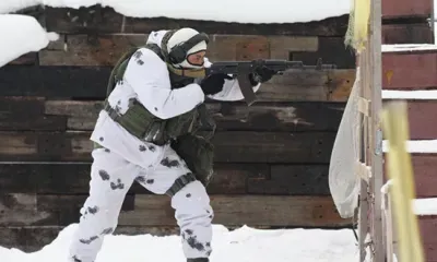 Военнослужащие совершенствуют навыки скоростной стрельбы в Амурской области