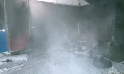 Гараж с двумя иномарками тушили ночью в Завитинске