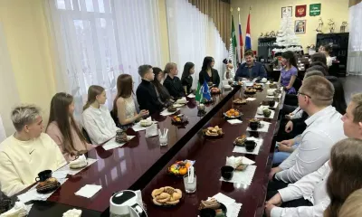 Глава Тындинского округа рассказала детям про свои школьные годы