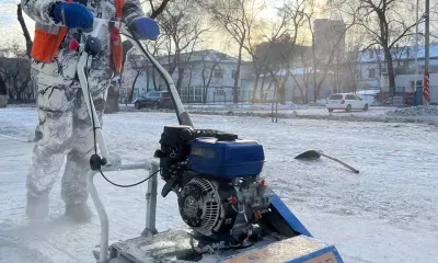 Ноу-хау для очистки тротуаров применяют в Благовещенске