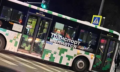 Автомобиль протаранил пассажирский автобус в Благовещенске
