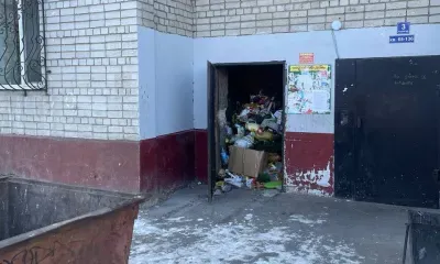 Свалки мусора по вине "управляек" копятся в домах благовещенцев